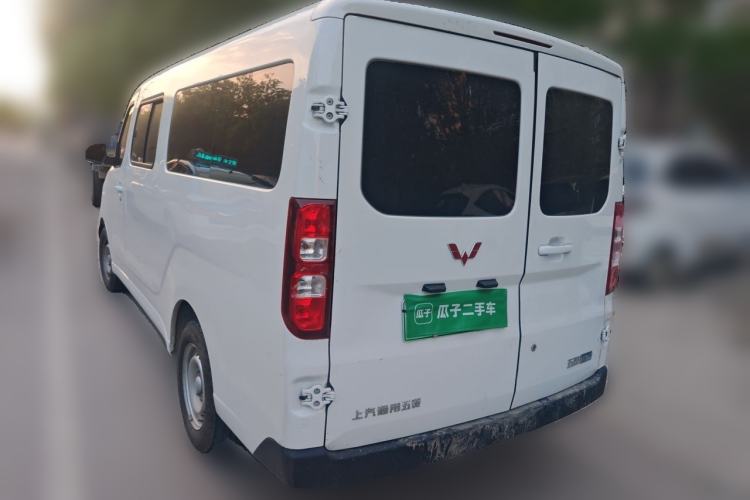 Used Wuling Yangguang 2024 300KM Comfort Version Passenger Van 75kW Rear Left 45 Deg