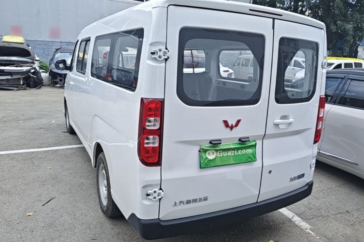 Used Wuling Yangguang 2024 300KM Comfort Version Passenger Van 75kW Rear Left 45 Deg