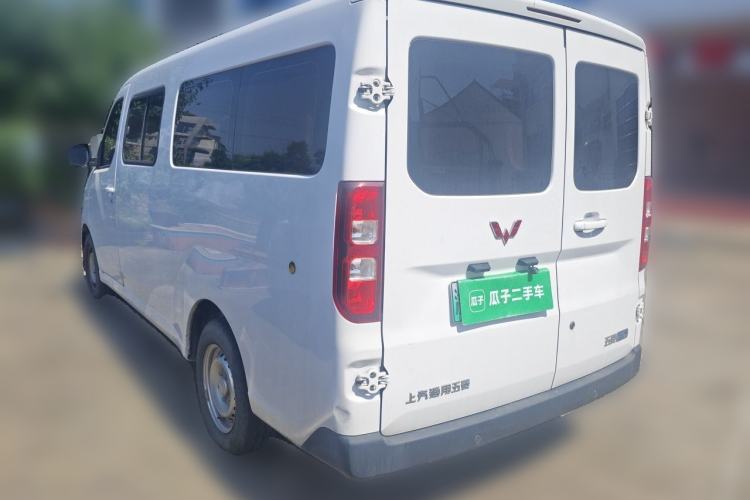 Used Wuling Yangguang 2024 300km Comfort-Grade Passenger Van 60kW Rear Left 45 Deg