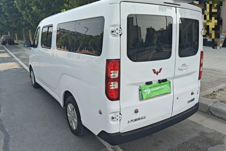 Used Wuling Yangguang 2024 300KM Comfort Version Passenger Van 75kW Rear Left 45 Deg