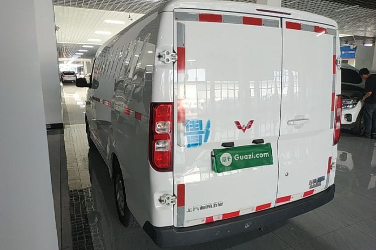Used Wuling Yangguang 2024 230km Practical Enclosed-Window Version 60kW Rear Left 45 Deg