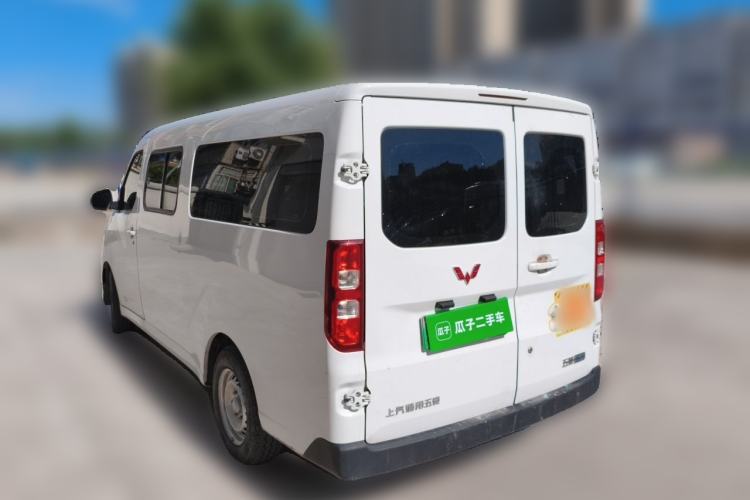 Used Wuling Yangguang 2024 300km Comfort-Grade Passenger Van 60kW Rear Left 45 Deg