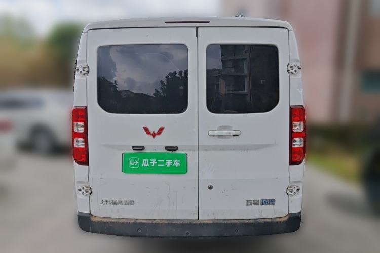 Used Wuling Yangguang 2024 300KM Comfort Version Passenger Van 75kW Rear