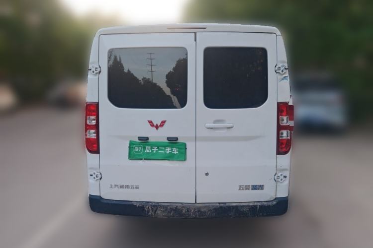 Used Wuling Yangguang 2024 300KM Comfort Version Passenger Van 75kW Rear