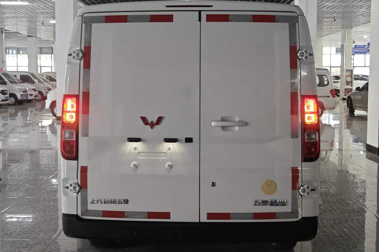Used Wuling Yangguang 2024 300km Comfort Version with Sealed Windows 60kW Rear