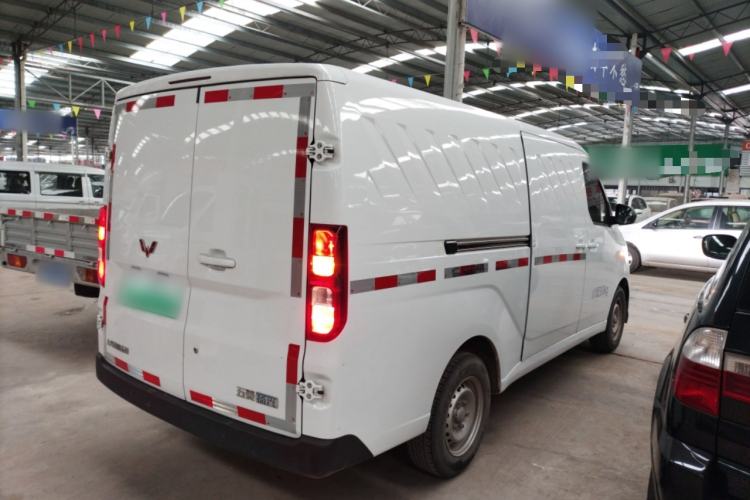 Used Wuling Yangguang 2024 300km Range Practical Window-Sealed Version 60kW Rear Right 45 Deg