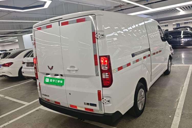 Used Wuling Yangguang 2024 300km Comfort Version with Sealed Windows 60kW Rear Right 45 Deg