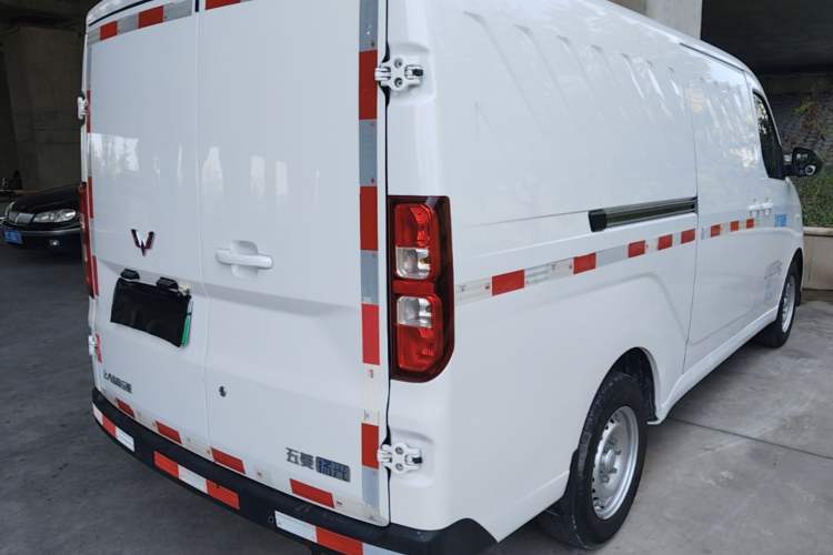 Used Wuling Yangguang 2024 300km Range Practical Window-Sealed Version 60kW Rear Right 45 Deg