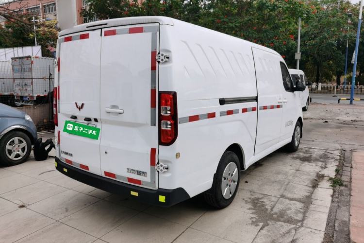 Used Wuling Yangguang 2024 300km Comfort Version with Sealed Windows 60kW Rear Right 45 Deg