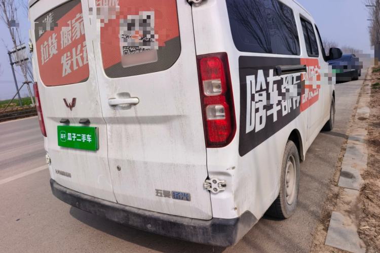 Used Wuling Yangguang 2024 300KM Comfort Version Passenger Van 75kW Rear Right 45 Deg