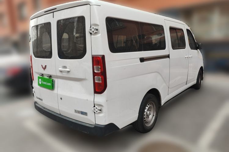 Used Wuling Yangguang 2024 300km Comfort-Grade Passenger Van 60kW Rear Right 45 Deg