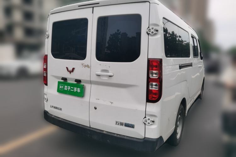 Used Wuling Yangguang 2024 300KM Comfort Version Passenger Van 75kW Rear Right 45 Deg