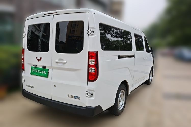 Used Wuling Yangguang 2024 300KM Comfort Version Passenger Van 75kW Rear Right 45 Deg