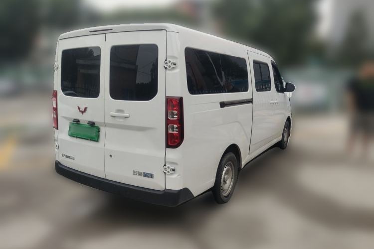 Used Wuling Yangguang 2024 300KM Comfort Version Passenger Van 75kW Rear Right 45 Deg