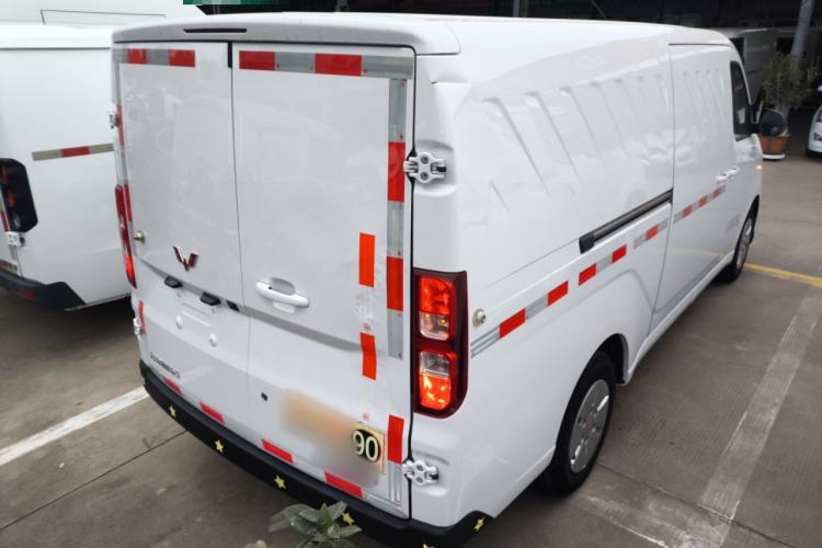 Used Wuling Yangguang 2024 300km Comfort Version with Sealed Windows 60kW Rear Right 45 Deg