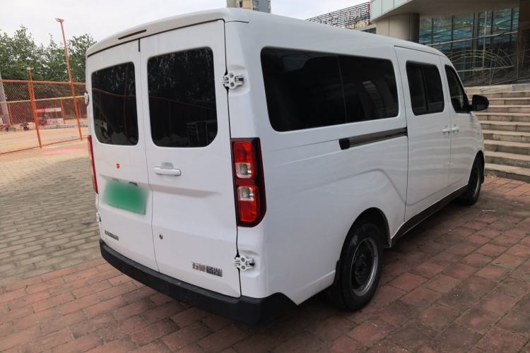 Used Wuling Yangguang 2024 300KM Comfort Version Passenger Van 75kW Rear Right 45 Deg
