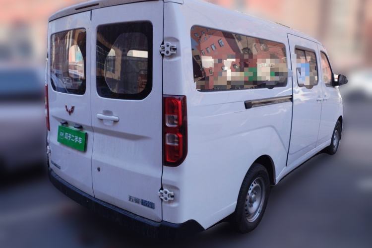 Used Wuling Yangguang 2024 300KM Comfort Version Passenger Van 75kW Rear Right 45 Deg