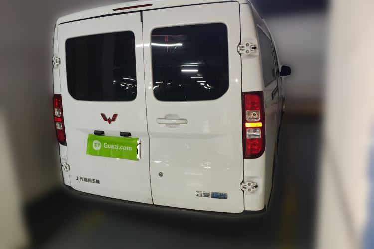 Used Wuling Yangguang 2024 300KM Comfort Version Passenger Van 75kW Rear Right 45 Deg