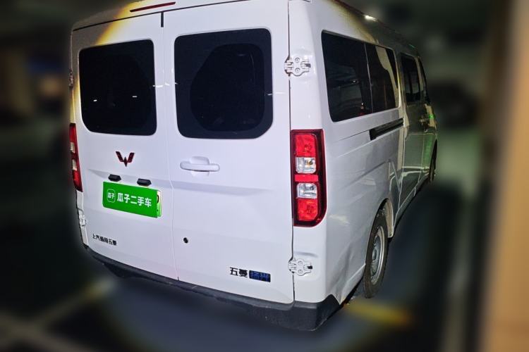 Used Wuling Yangguang 2024 300KM Comfort Version Passenger Van 75kW Rear Right 45 Deg