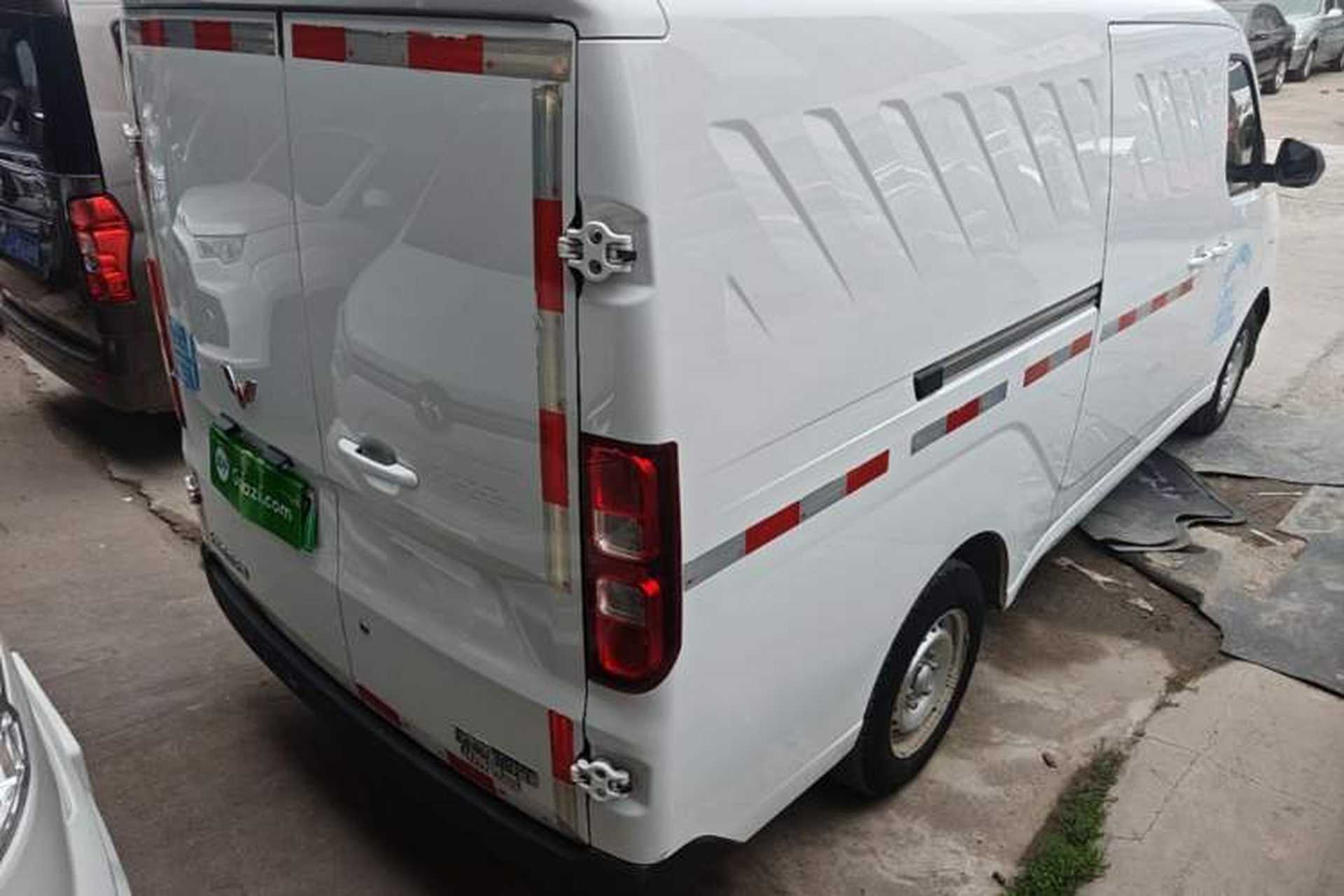 Used Wuling Yangguang 2024 230km Practical Enclosed-Window Version 60kW Rear Right 45 Deg