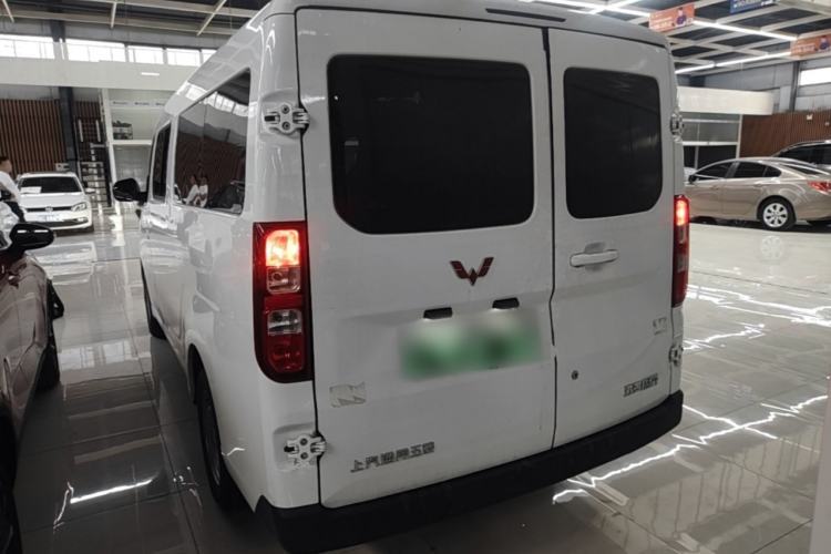 Used Wuling Yangguang 2024 300KM Comfort Version Passenger Van 75kW Rear