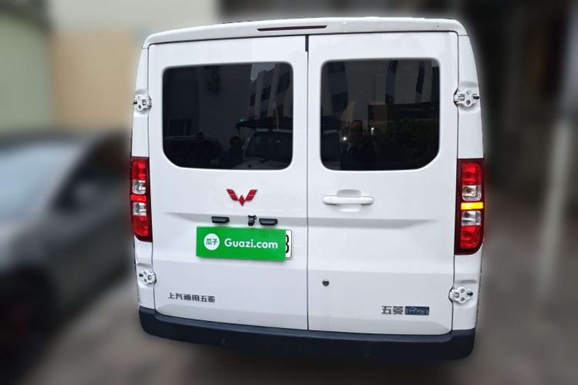 Used Wuling Yangguang 2024 300KM Comfort Version Passenger Van 75kW Rear