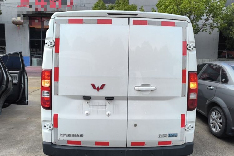 Used Wuling Yangguang 2024 300km Range Practical Window-Sealed Version 60kW Rear
