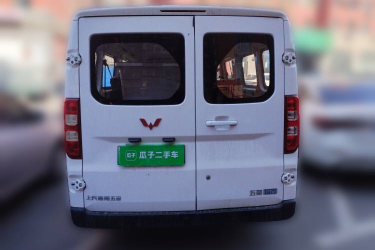 Used Wuling Yangguang 2024 300KM Comfort Version Passenger Van 75kW Rear