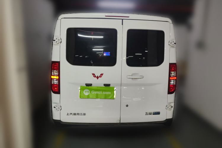 Used Wuling Yangguang 2024 300KM Comfort Version Passenger Van 75kW Rear
