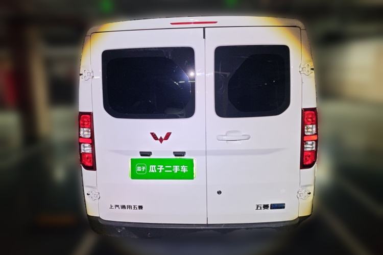Used Wuling Yangguang 2024 300KM Comfort Version Passenger Van 75kW Rear