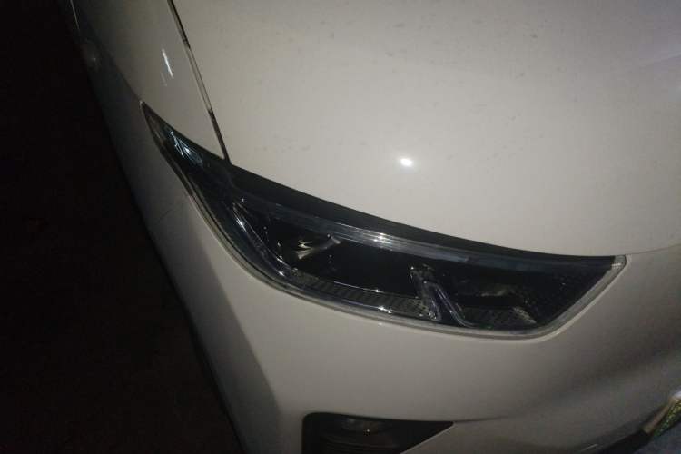 Used Wuling Yangguang 2024 300km Range Practical Window-Sealed Version 60kW Right Front Headlight