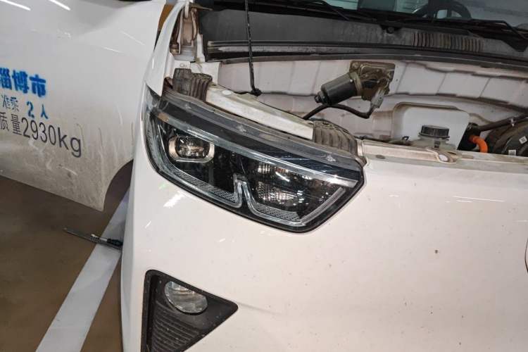 Used Wuling Yangguang 2024 300km Comfort Version with Sealed Windows 60kW Right Front Headlight