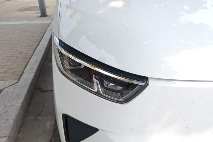 Used Wuling Yangguang 2024 300KM Comfort Version Passenger Van 75kW Right Front Headlight