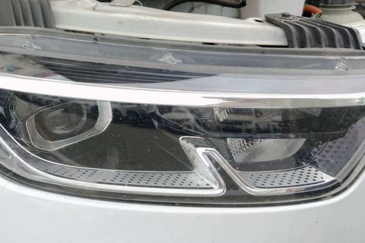 Used Wuling Yangguang 2024 300km Comfort Version with Sealed Windows 60kW Right Front Headlight