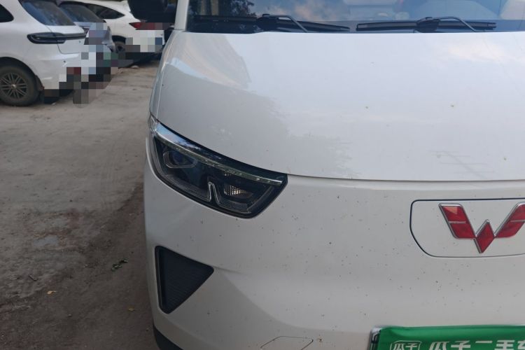 Used Wuling Yangguang 2024 300KM Comfort Version Passenger Van 75kW Right Front Headlight