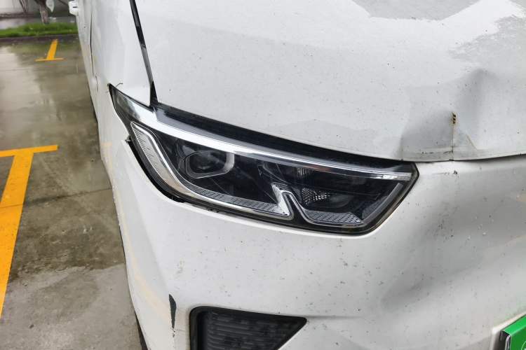 Used Wuling Yangguang 2024 300km Range Practical Window-Sealed Version 60kW Right Front Headlight