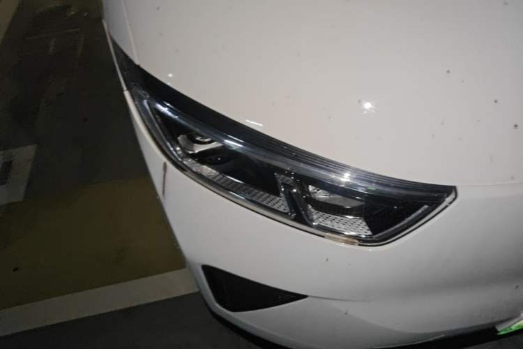Used Wuling Yangguang 2024 300KM Comfort Version Passenger Van 75kW Right Front Headlight