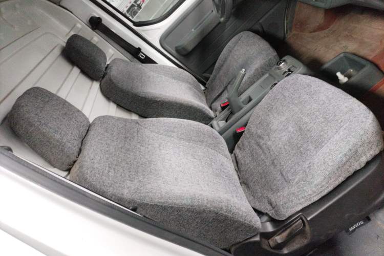Used Wuling Yangguang 2024 300km Range Practical Window-Sealed Version 60kW Right Front Seat