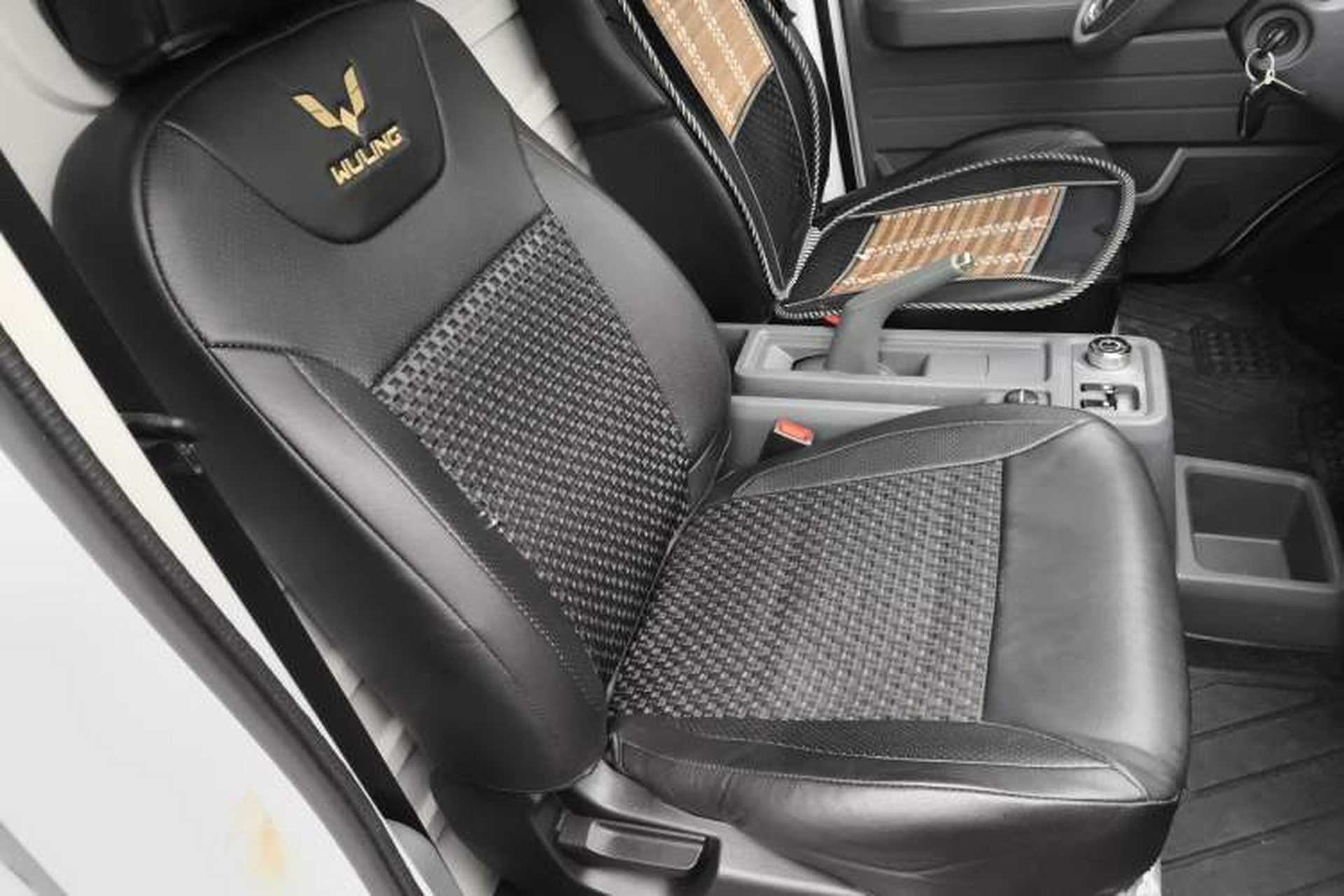 Used Wuling Yangguang 2024 300km Comfort Version with Sealed Windows 60kW Right Front Seat