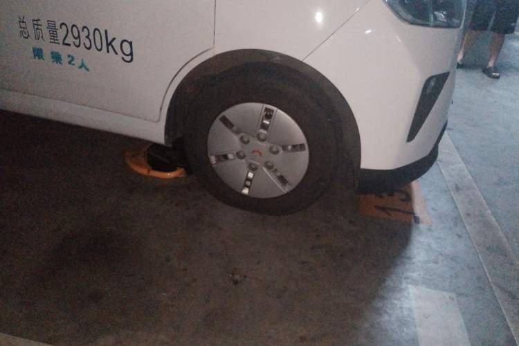 Used Wuling Yangguang 2024 300km Range Practical Window-Sealed Version 60kW Right Front Wheel Hub