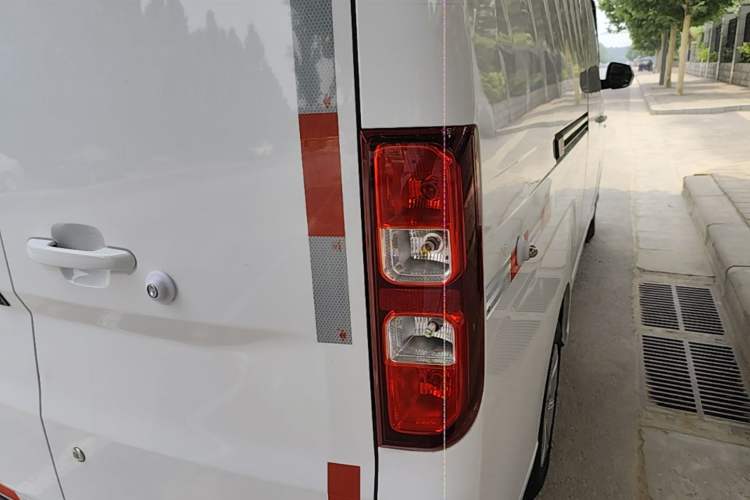 Used Wuling Yangguang 2024 300km Comfort Version with Sealed Windows 60kW Right Rear Taillight