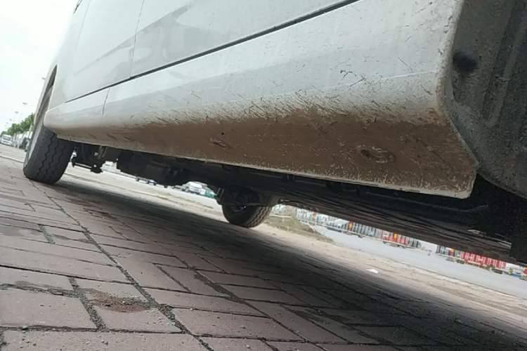Used Wuling Yangguang 2024 300KM Comfort Version Passenger Van 75kW Right Side Sill