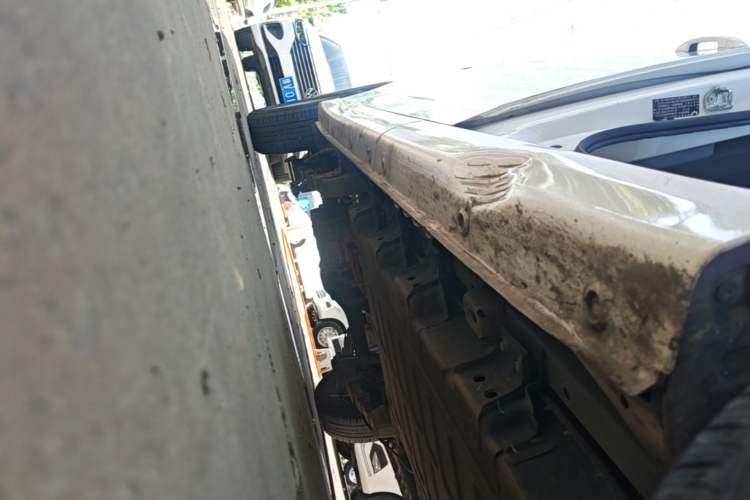 Used Wuling Yangguang 2024 300KM Comfort Version Passenger Van 75kW Right Side Sill