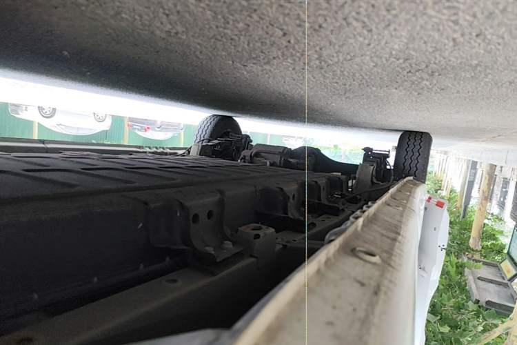 Used Wuling Yangguang 2024 300km Comfort Version with Sealed Windows 60kW Right Side Sill