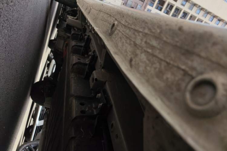 Used Wuling Yangguang 2024 300KM Comfort Version Passenger Van 75kW Right Side Sill