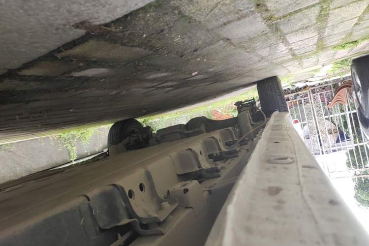 Used Wuling Yangguang 2024 300km Range Practical Window-Sealed Version 60kW Right Side Sill