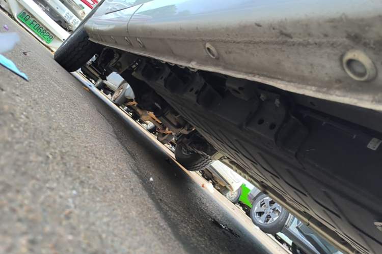 Used Wuling Yangguang 2024 300km Range Practical Window-Sealed Version 60kW Right Side Sill