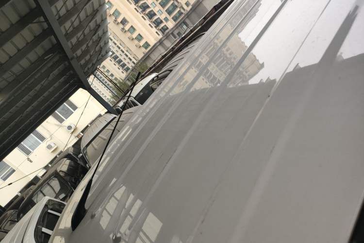 Used Wuling Yangguang 2024 300km Comfort-Grade Passenger Van 60kW Roof