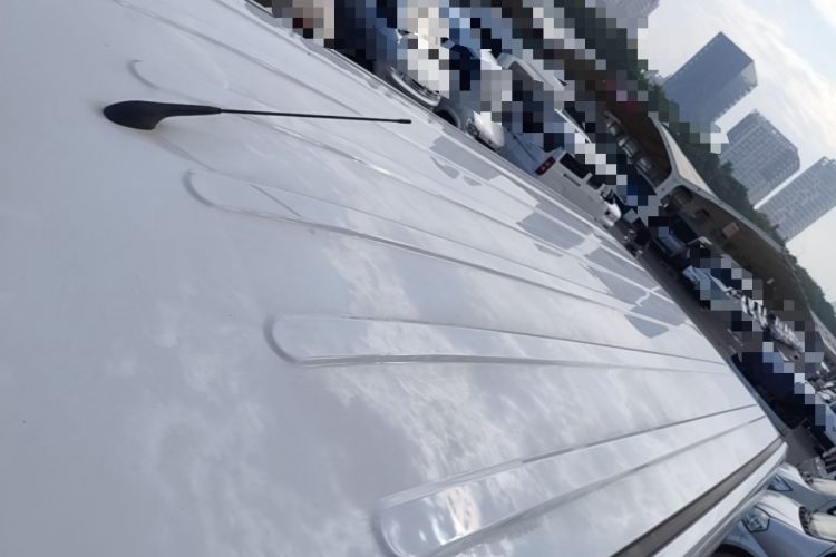 Used Wuling Yangguang 2024 300KM Comfort Version Passenger Van 75kW Roof
