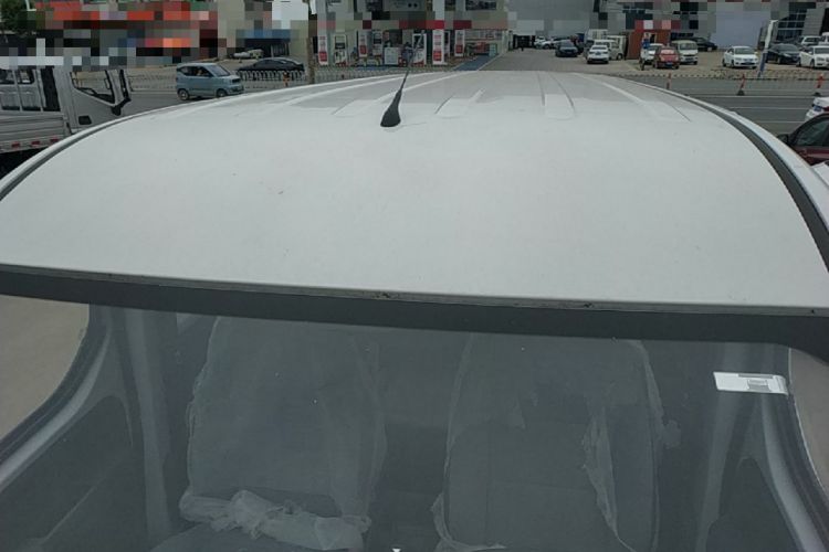 Used Wuling Yangguang 2024 300KM Comfort Version Passenger Van 75kW Roof